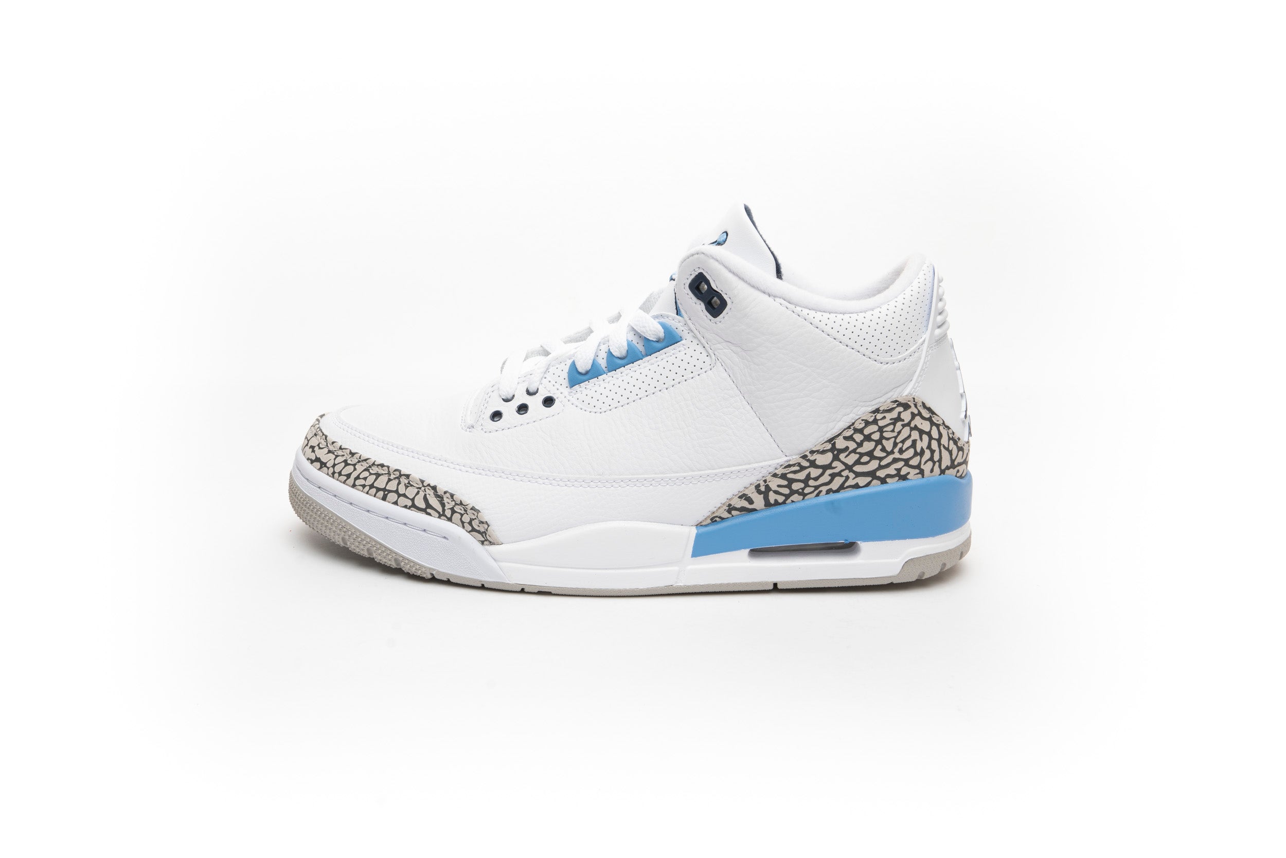 Jordan 3 retro unc 2020 hotsell